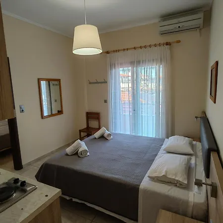 Sartoupoli * Szárti