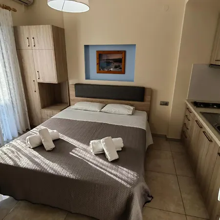 Sartoupoli Apartman Szárti