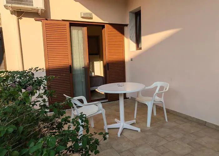 Sartoupoli Appartement *