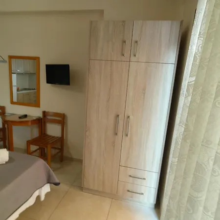 Sartoupoli סארטי